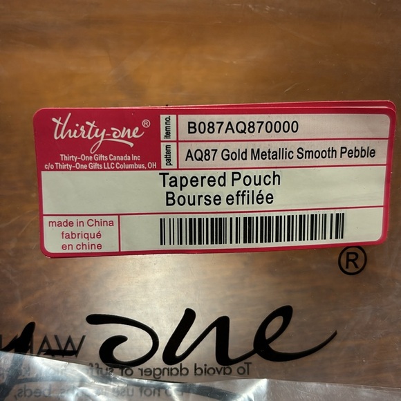 Thirtyone Tapered Pouch w/Wristlet Strap - Picture 3 of 4